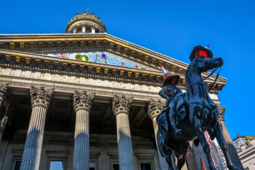 Read more about the article Άγαλμα Γουέλινγκτον στη Γκλασκώβη: Ο κώνος της τροχαίας που τον έκανε τουριστικό σύμβολο!