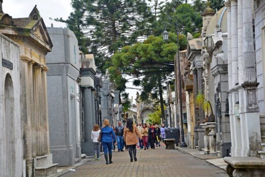 Read more about the article La Recoleta Cemetery στο Μπουένος Άϊρες<br>Ένα νεκροταφείο τουριστικό αξιοθέατο !