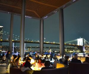 Στη γέφυρα του Μπρούκλιν.<br>Το ατσάλινο σύμβολο που ένωσε τη Νέα Υόρκη!