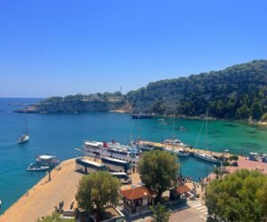 Ανακαλύπτοντας την Αλόννησο<br>Κρυστάλλινα νερά και ρομαντικά ηλιοβασιλέματα!