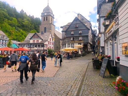 Read more about the article Monschau<br>Το κρυμμένο «παραμύθι» της Γερμανίας που αξίζει να ανακαλύψετε!